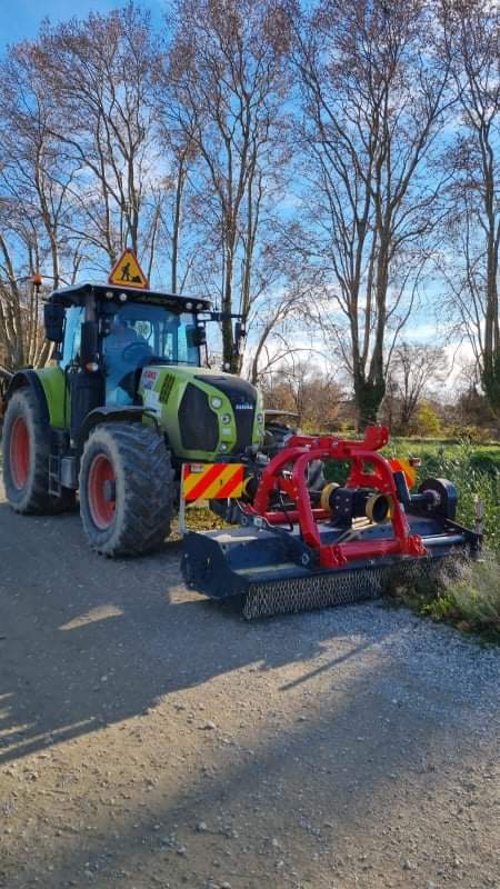 Tracteur avec faucheuse ML Environnement - fauchage accotements Gard